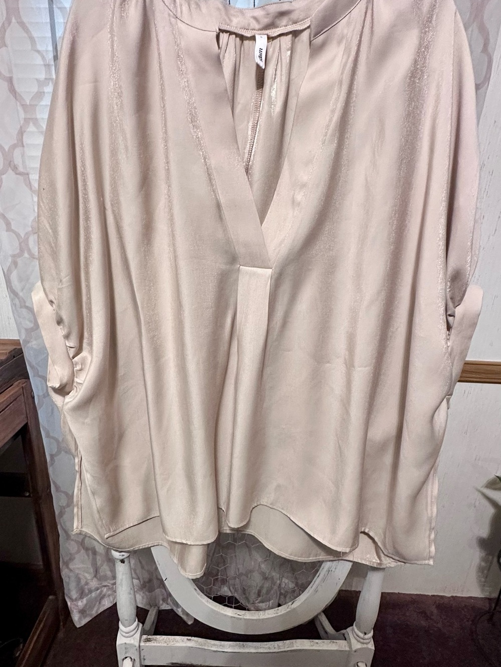 glam Cream V-Neck Flowing Tunic Blouse